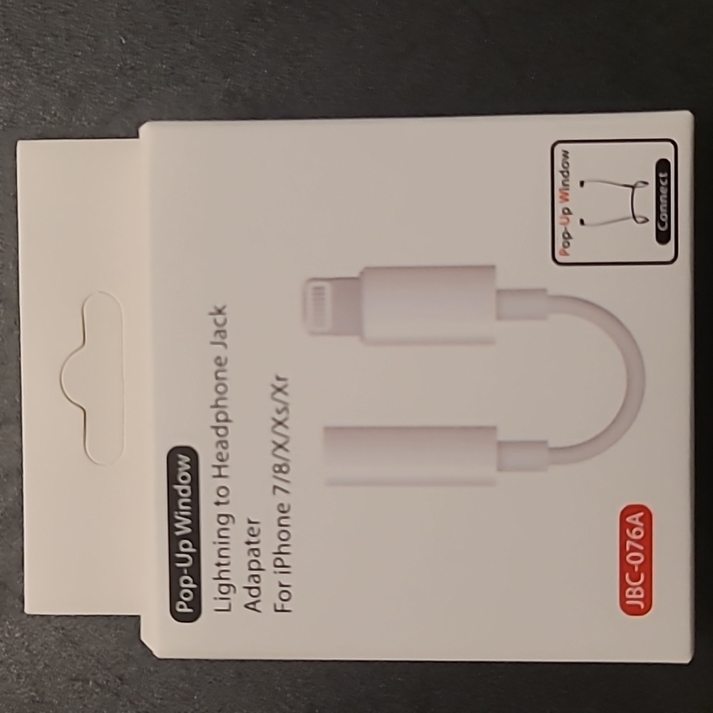 Apple lighting to headphone jack Adapter